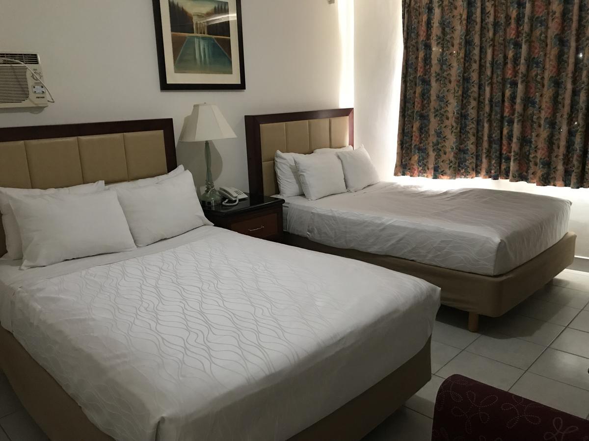 Hotel Guillen Jr Тихуана Екстериор снимка