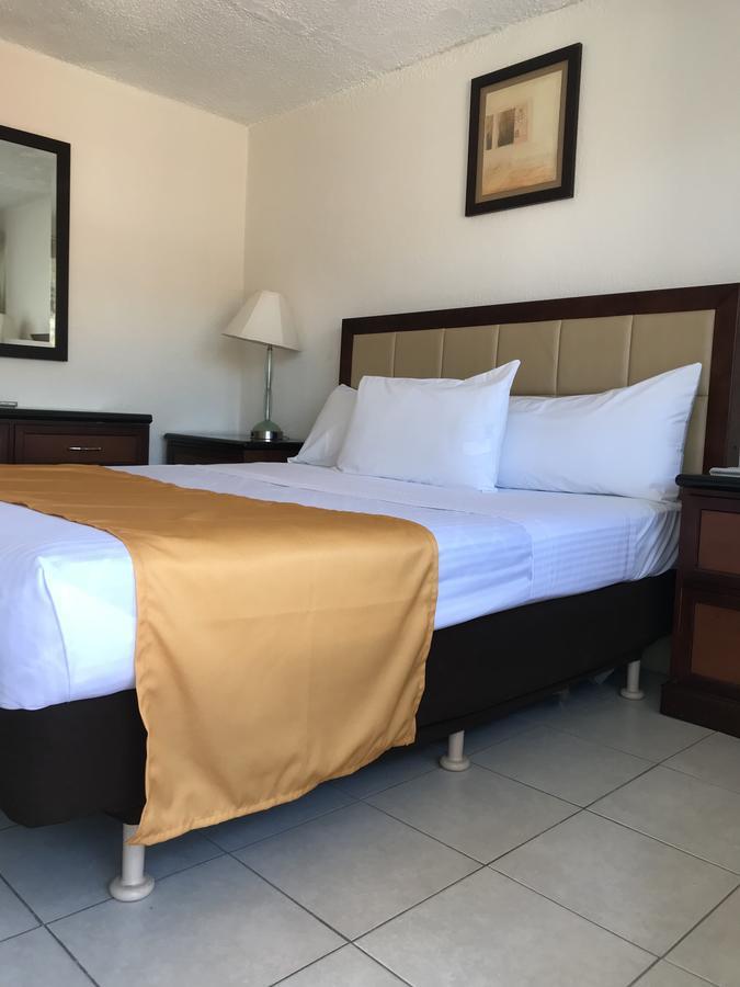 Hotel Guillen Jr Тихуана Екстериор снимка