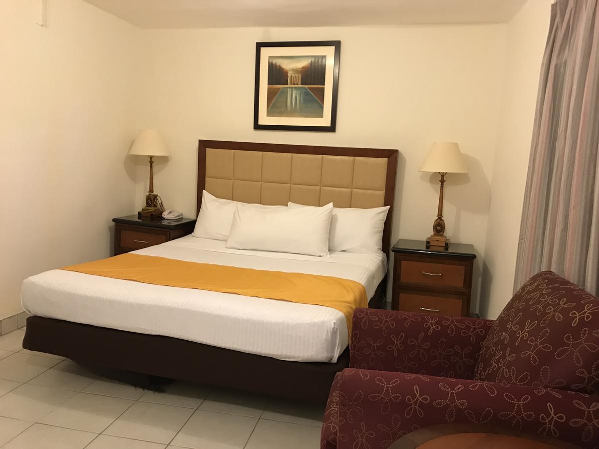 Hotel Guillen Jr Тихуана Екстериор снимка