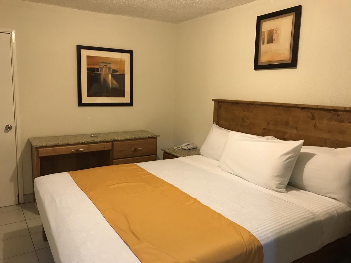 Hotel Guillen Jr Тихуана Екстериор снимка