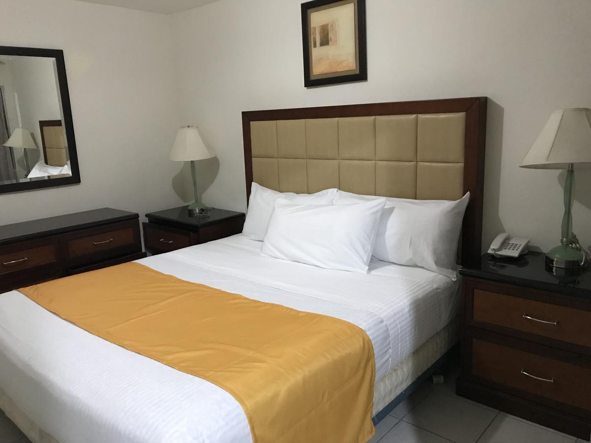 Hotel Guillen Jr Тихуана Екстериор снимка