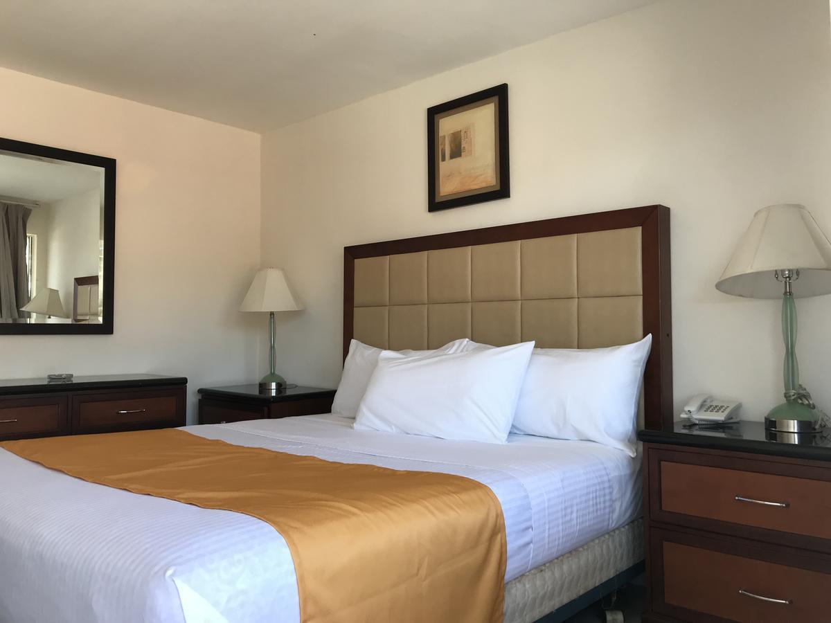 Hotel Guillen Jr Тихуана Екстериор снимка