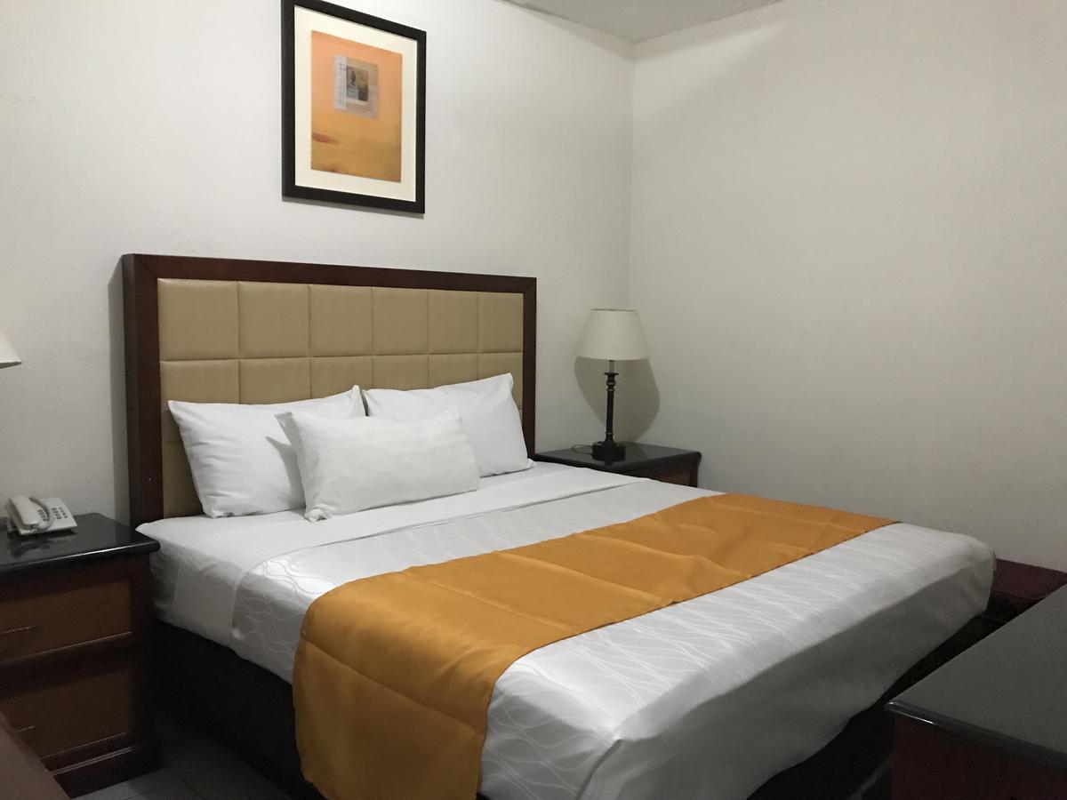 Hotel Guillen Jr Тихуана Екстериор снимка