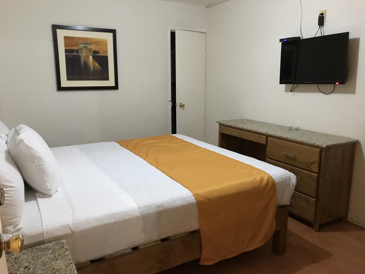 Hotel Guillen Jr Тихуана Екстериор снимка