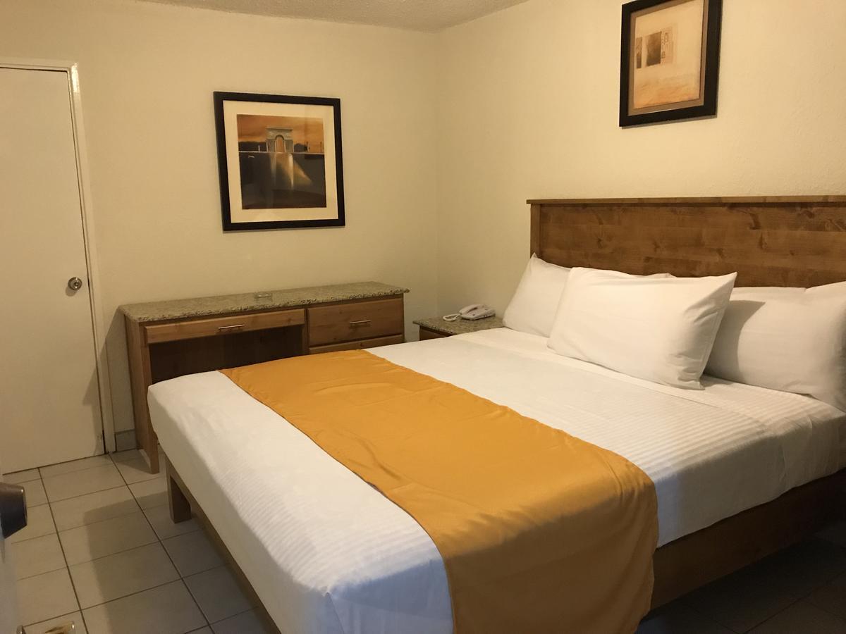 Hotel Guillen Jr Тихуана Екстериор снимка