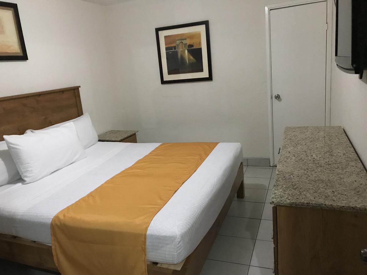 Hotel Guillen Jr Тихуана Екстериор снимка