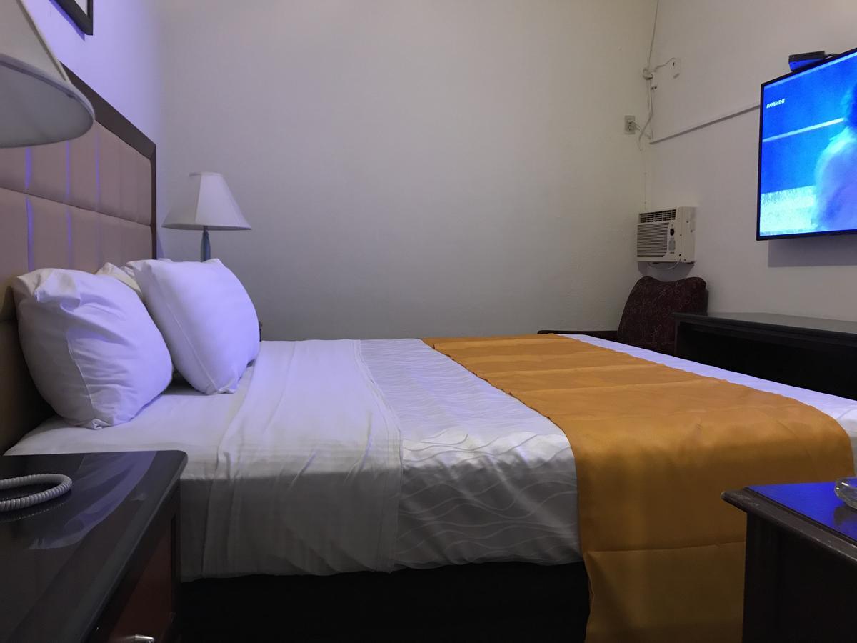 Hotel Guillen Jr Тихуана Екстериор снимка