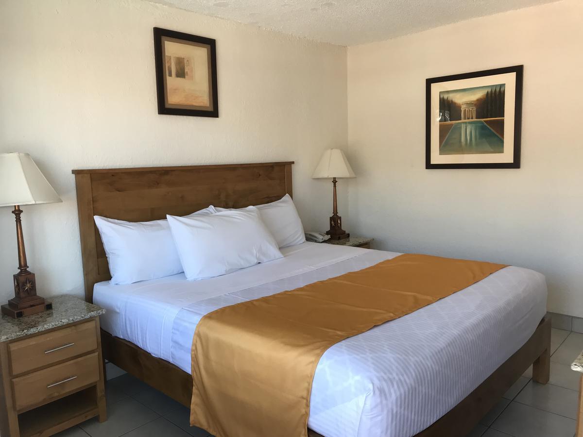 Hotel Guillen Jr Тихуана Екстериор снимка