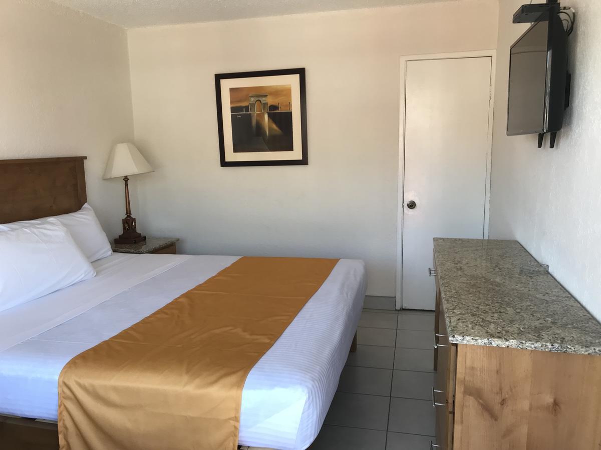 Hotel Guillen Jr Тихуана Екстериор снимка