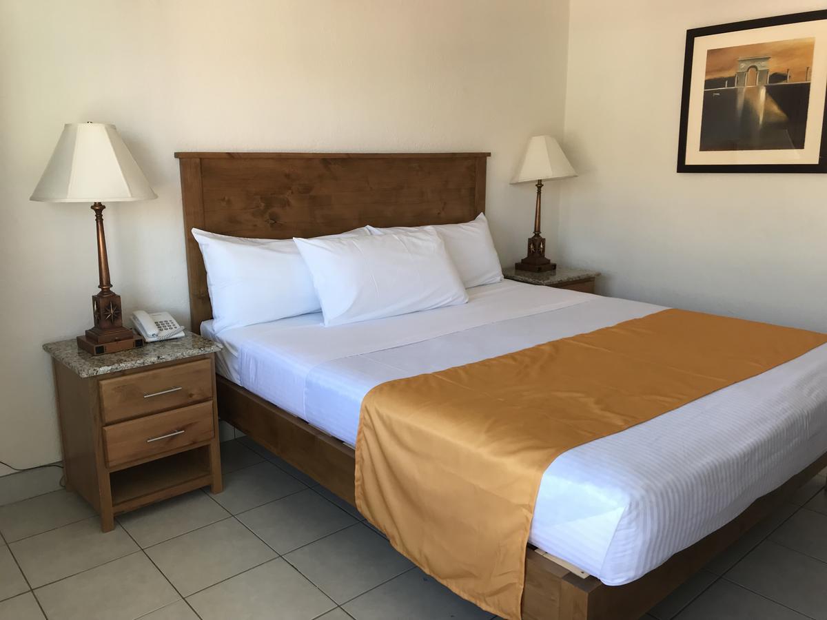 Hotel Guillen Jr Тихуана Екстериор снимка